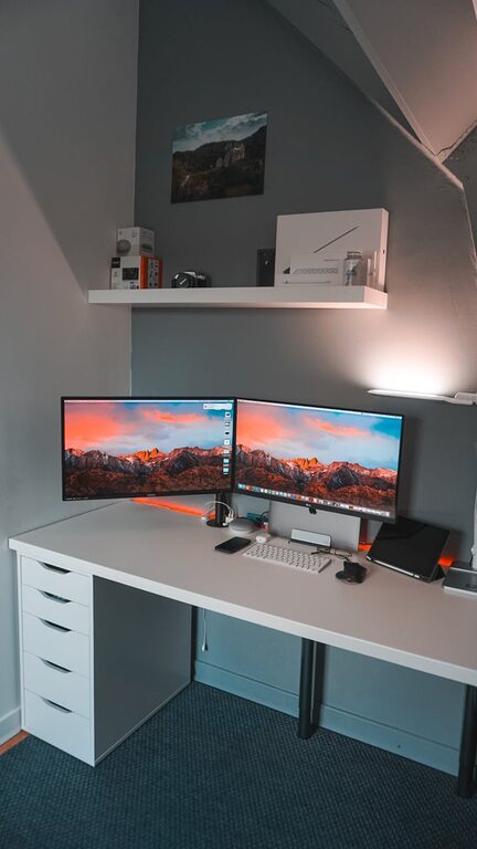Consejos prácticos para organizar mejor tu espacio de trabajo en casa