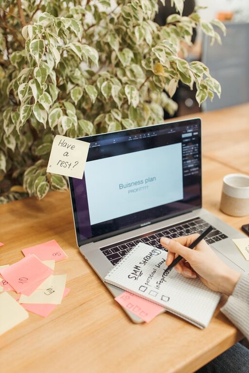 Consejos prácticos para mejorar la productividad en el teletrabajo desde casa